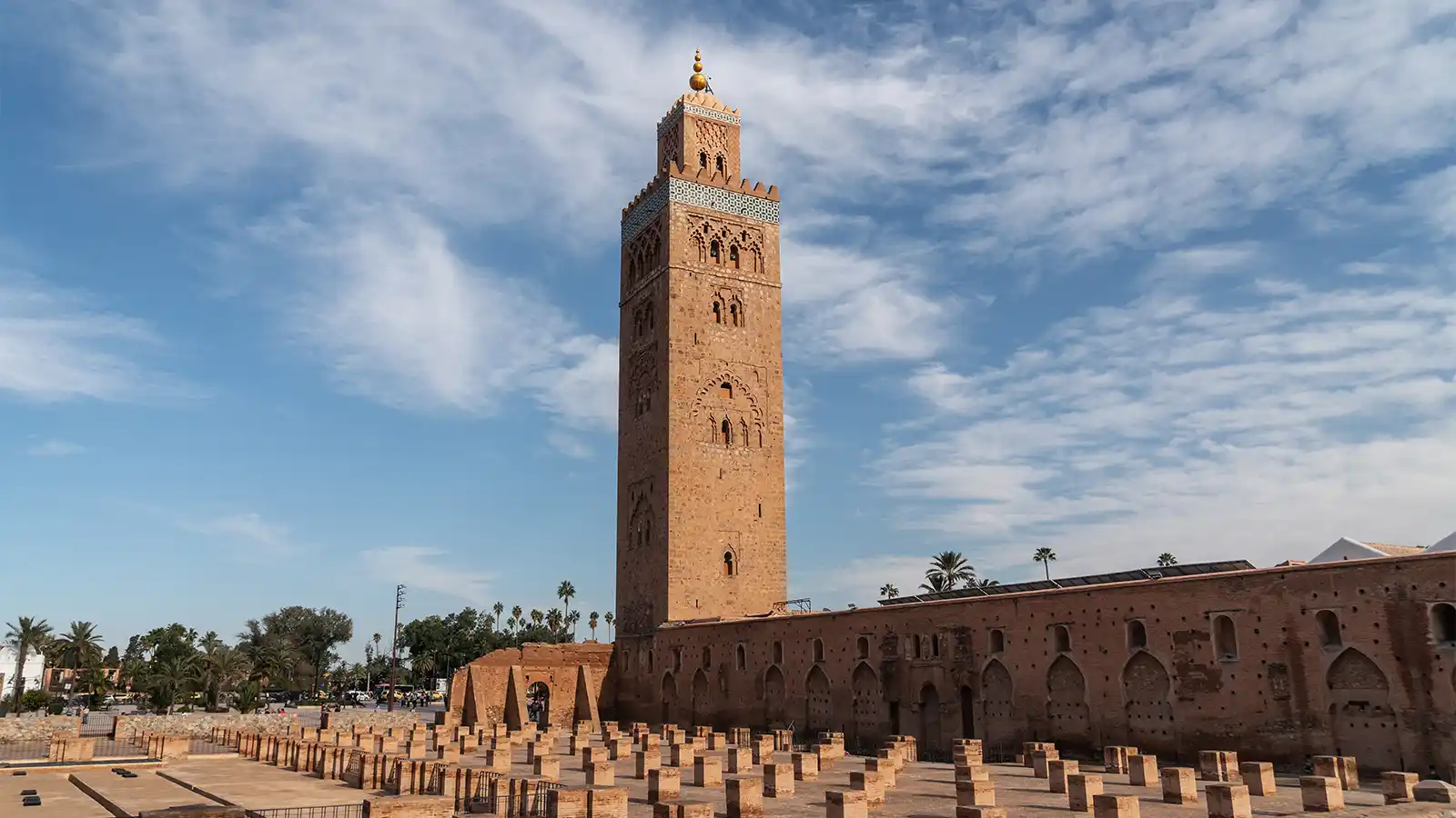 Marrakech medina guided tour with Koutoubia Mosque landmark in the Red City