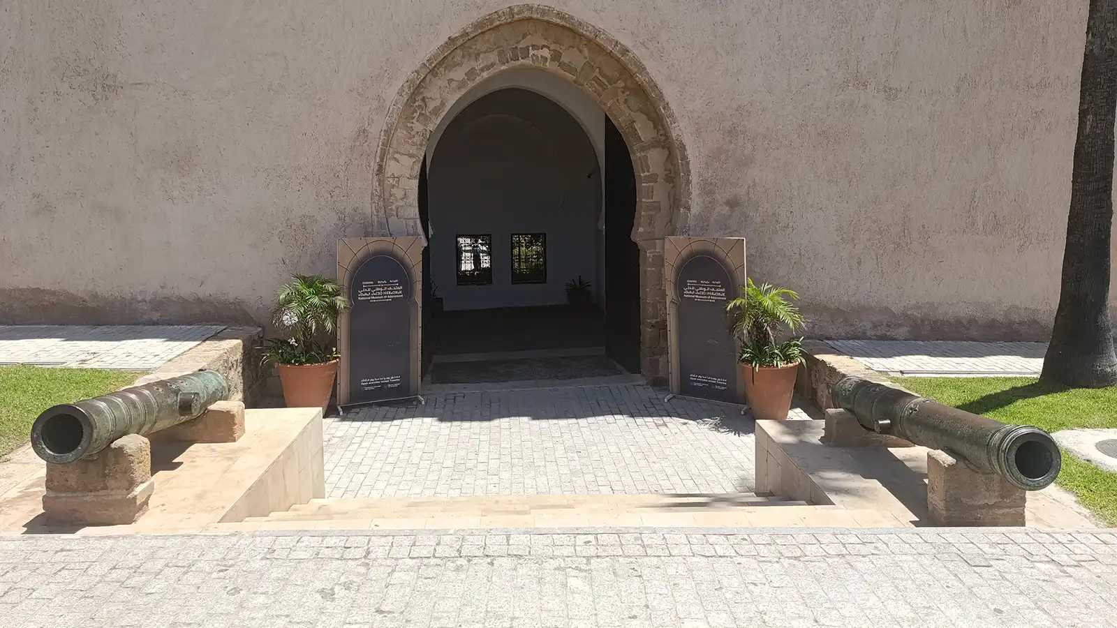 Rabat private heritage walk at the Oudayas gate with historic cannons
